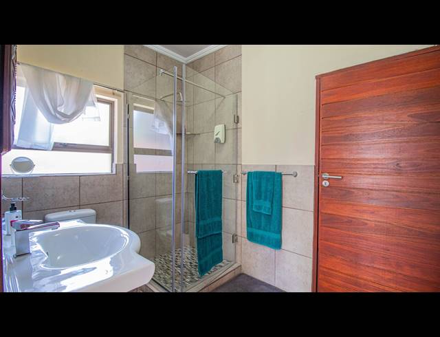 5 BEDROOM HOUSE FOR SALE IN RAND COLLIERIES